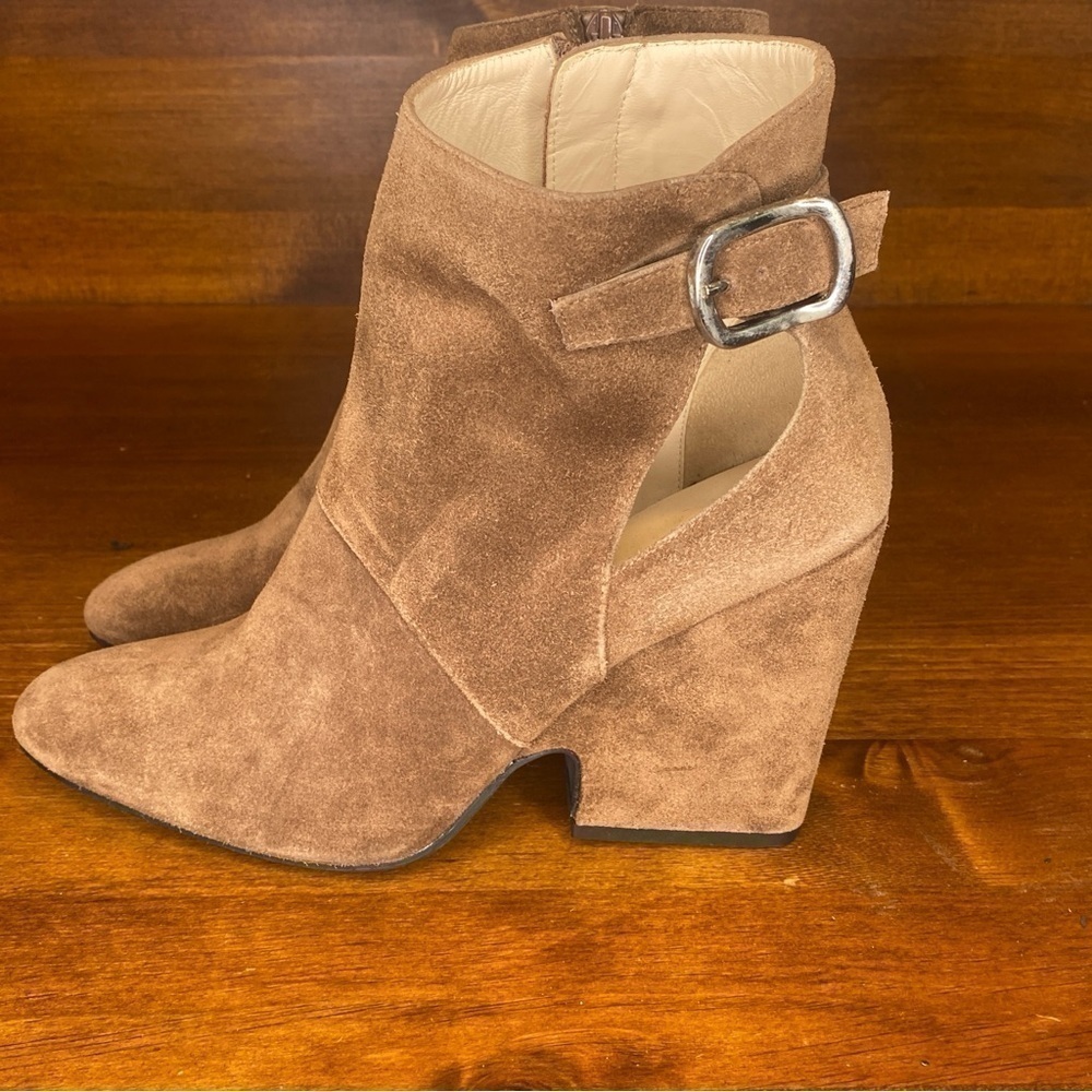 Sacha London Tan Beige Suede Ankle Booties w buckle Womens EU 41 US 10.5 - Picture 3 of 13